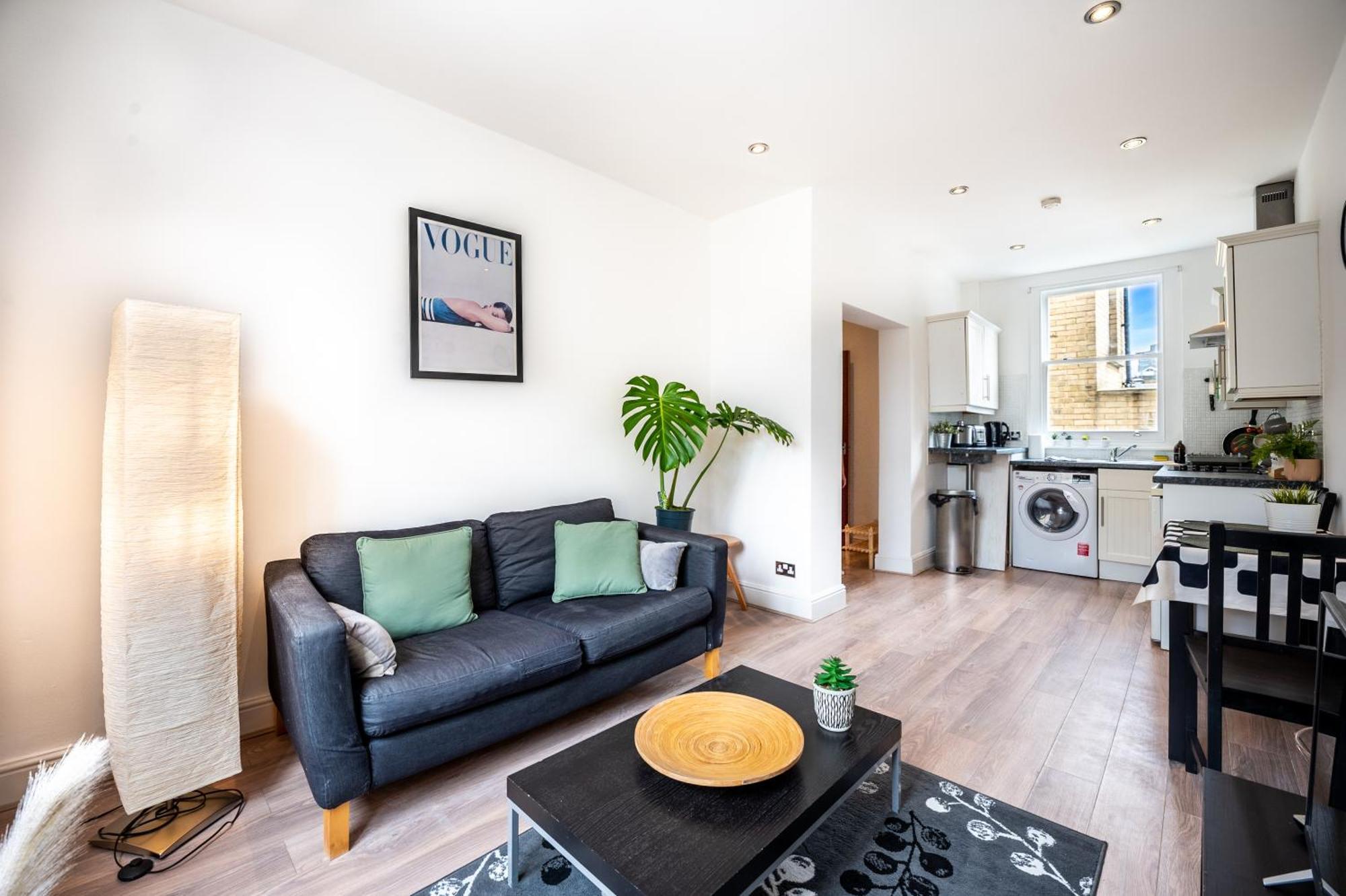 One-Bed Flat, Kensington, Bank Payment To The Host Within 24H From The Reservation Lägenhet London Exteriör bild