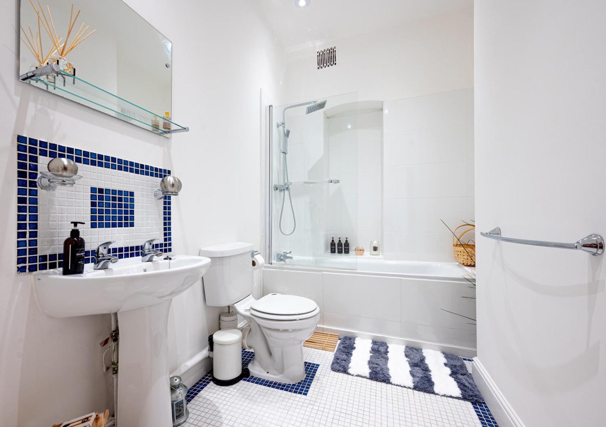 One-Bed Flat, Kensington, Bank Payment To The Host Within 24H From The Reservation Lägenhet London Exteriör bild