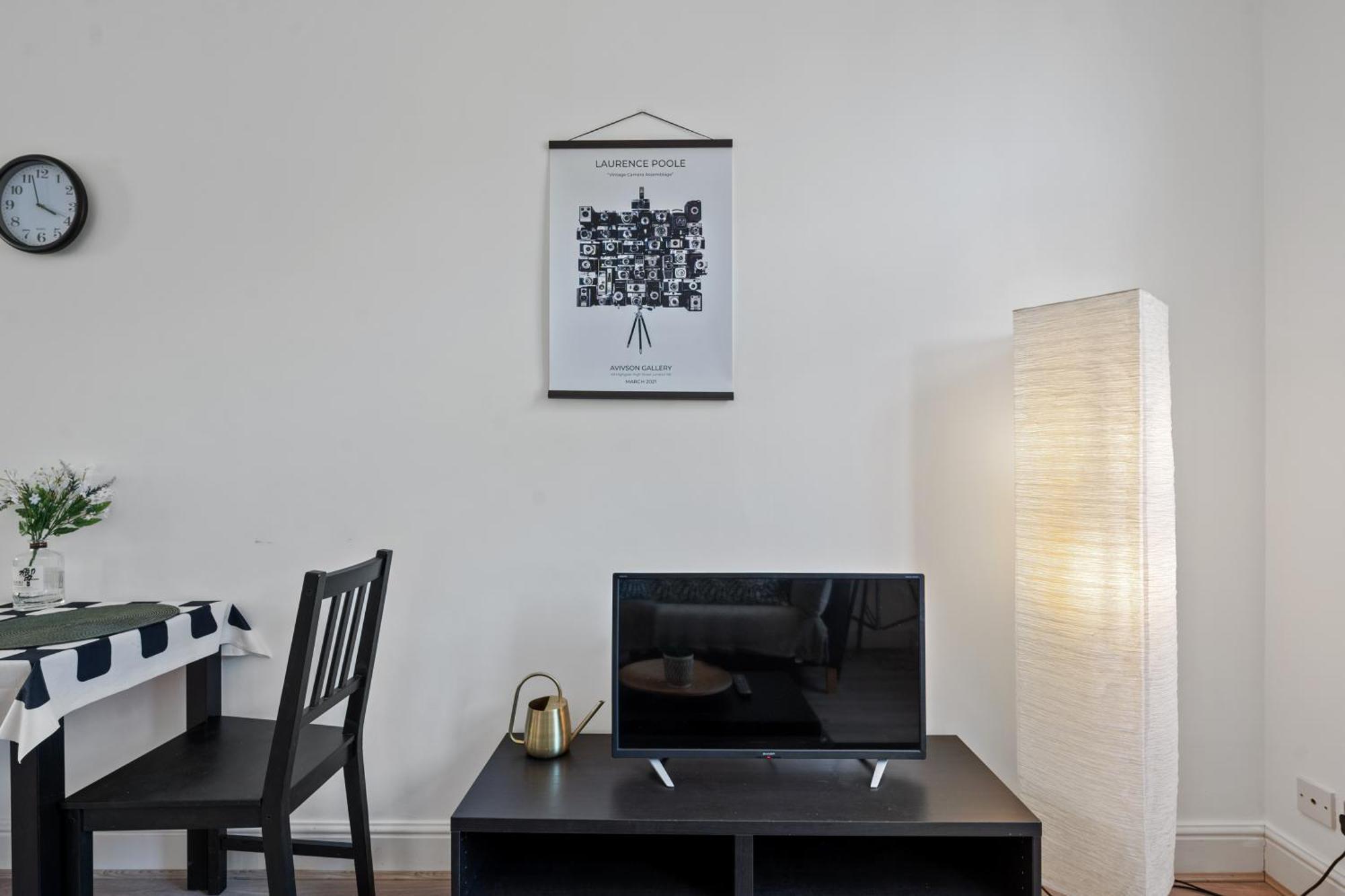 One-Bed Flat, Kensington, Bank Payment To The Host Within 24H From The Reservation Lägenhet London Exteriör bild