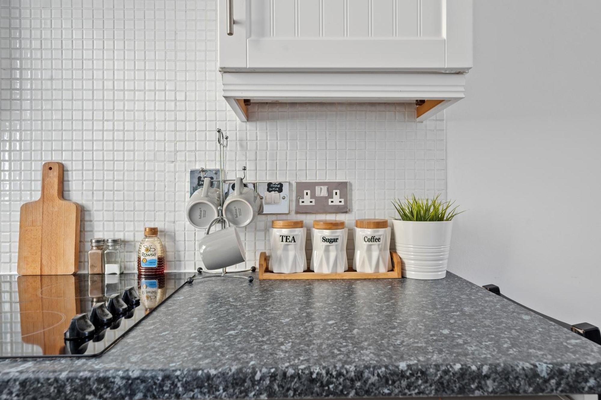 One-Bed Flat, Kensington, Bank Payment To The Host Within 24H From The Reservation Lägenhet London Exteriör bild